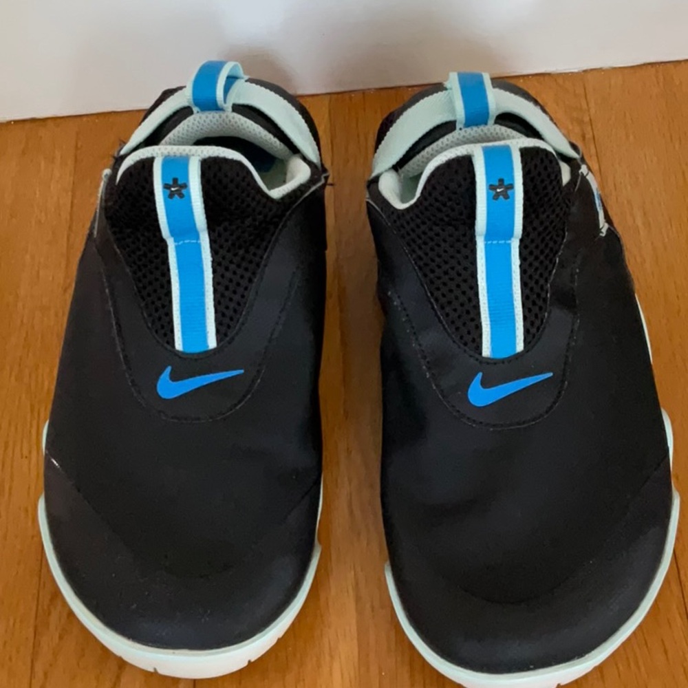 Nurse Nike Zoom Pulse Black Teal Tint